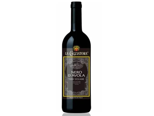 vinho-la-cacciatora-nero-d-avola-sicilia-750ml_1_2000.webp